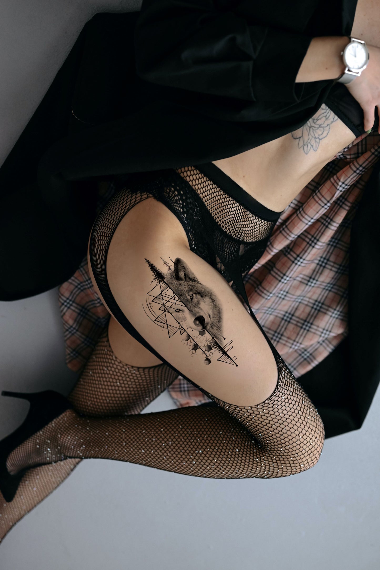 Graphic wolf and forest (LB-117) - Tattooshka USA